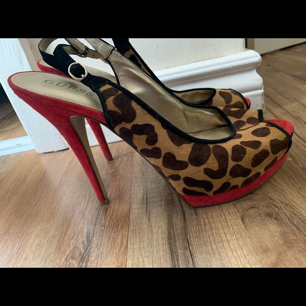 Guess Leopard Print - Picture 2 of 3